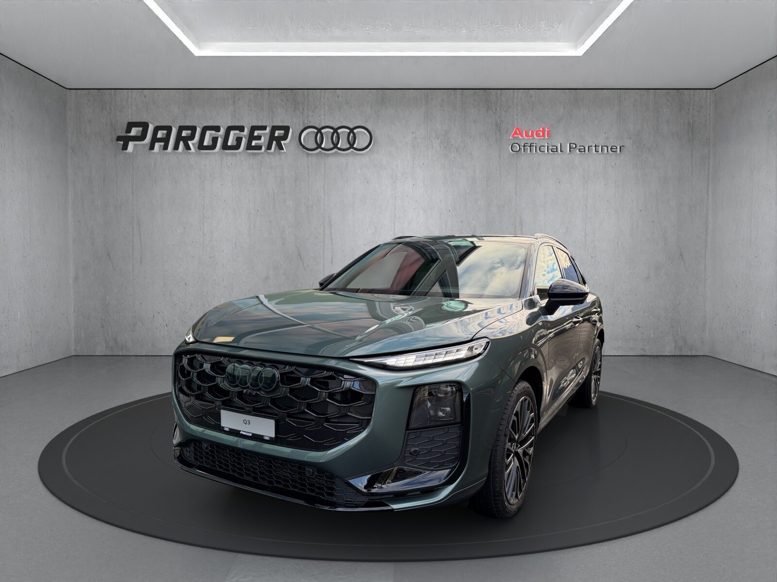 AUDI Q3 SUV TFSI 195 kW