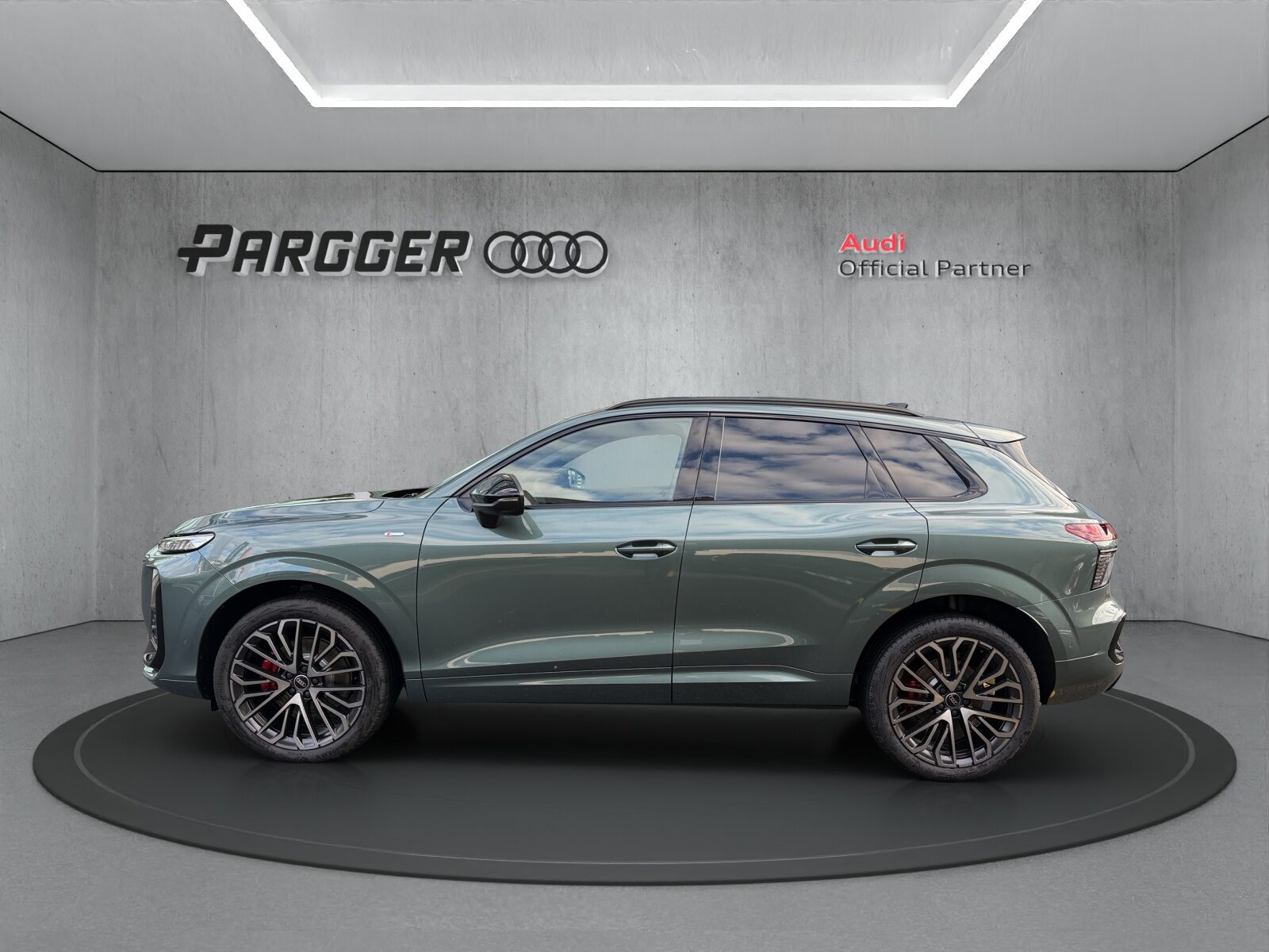 AUDI Q3 SUV TFSI 195 kW, Benzin, Neuwagen, Automatik - 3
