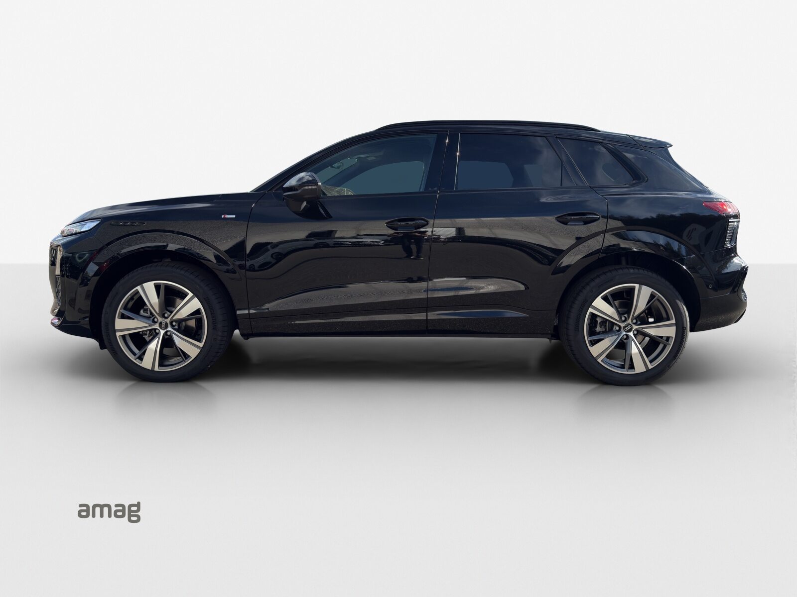 AUDI Q3 SUV TFSI 110 kW, Essence, Voiture nouvelle, Automatique - 2