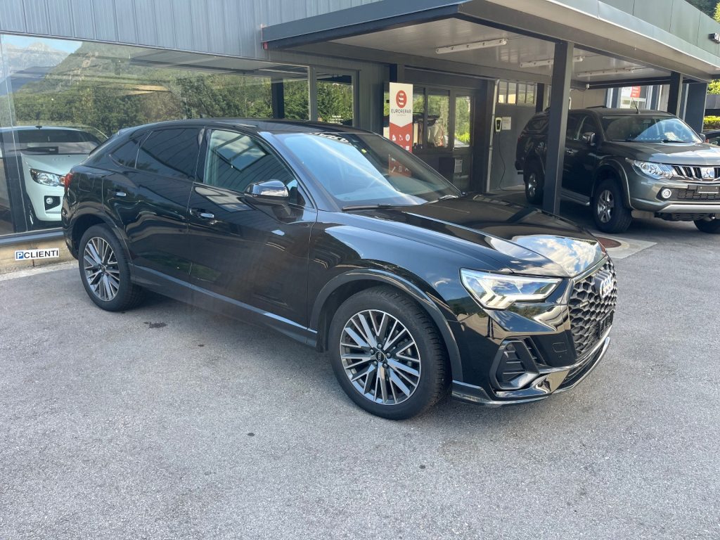 AUDI Q3 2.0 35 TDI Attraction quattro S-Tronic, Diesel, Occasioni / Usate, Automatico - 3