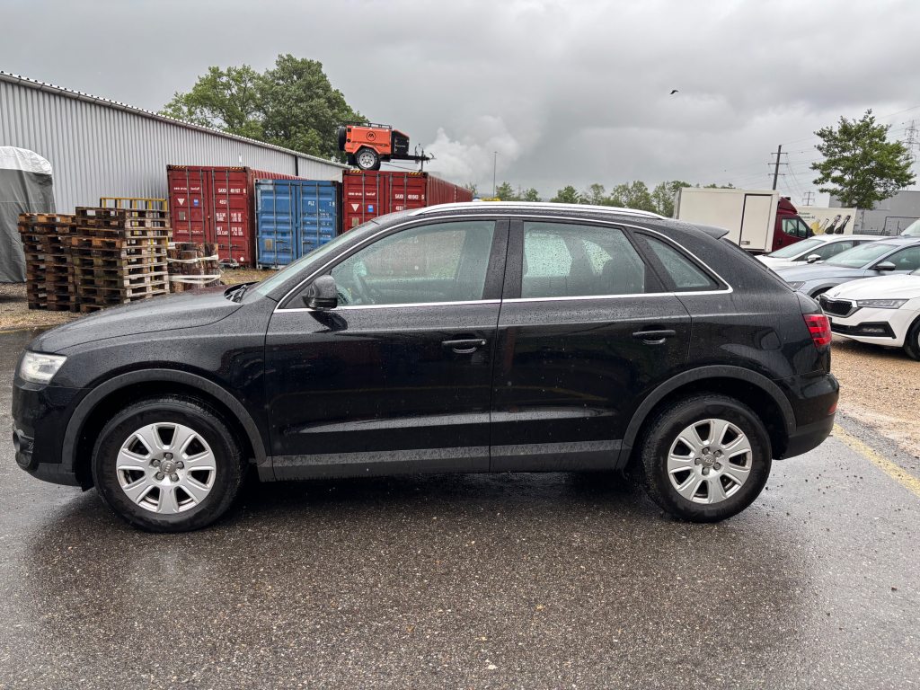 AUDI Q3 2.0TDI q.S-Tr., Diesel, Second hand / Used, Automatic - 4