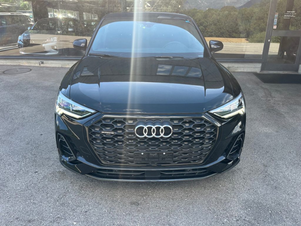 AUDI Q3 2.0 35 TDI Attraction quattro S-Tronic, Diesel, Occasioni / Usate, Automatico - 2