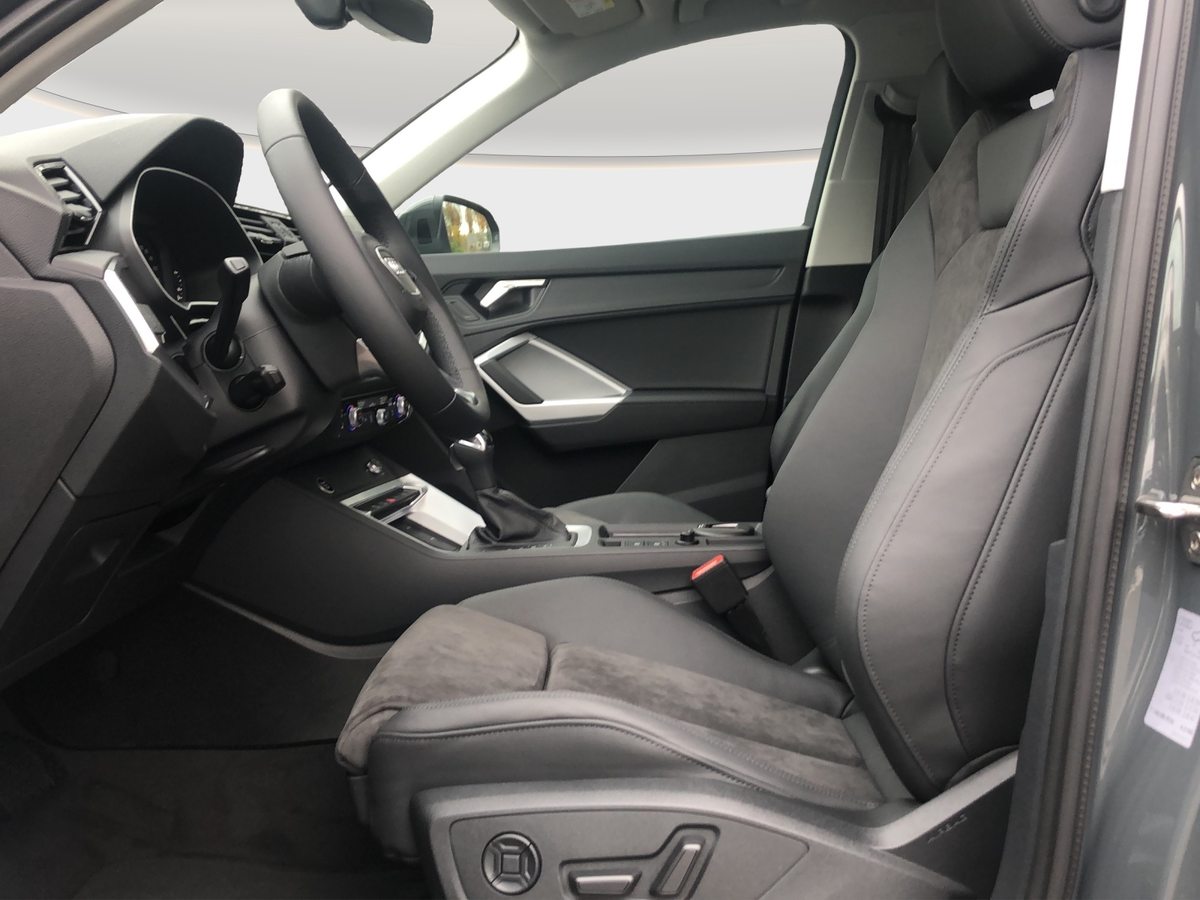 AUDI Q3 35 TFSI S tronic, Essence, Occasion / Utilisé, Automatique - 5