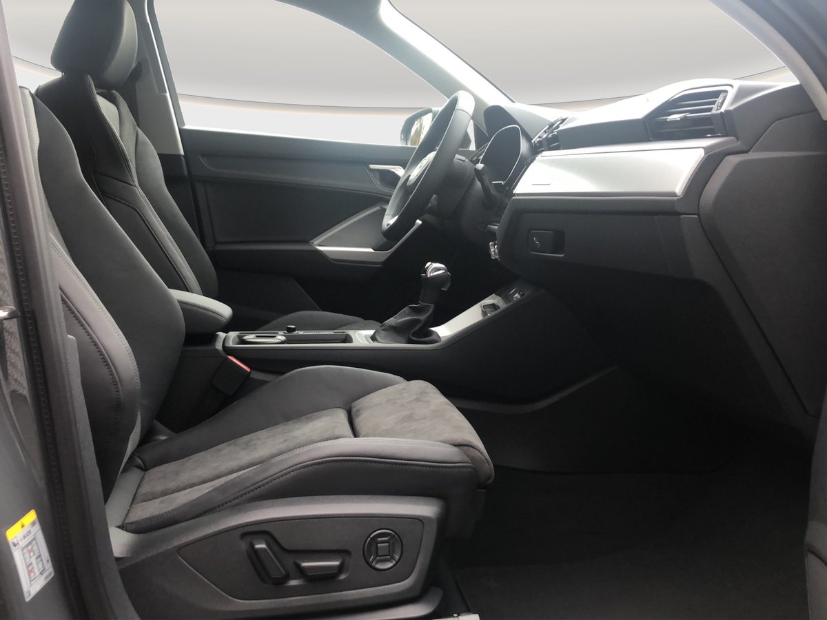 AUDI Q3 35 TFSI S tronic, Essence, Occasion / Utilisé, Automatique - 7