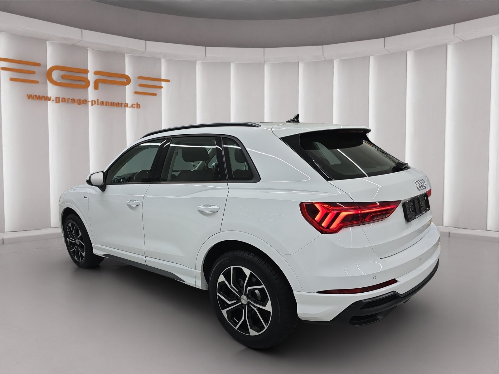 AUDI Q3 2.0 40 TFSI S line quattro S-Tronic, Essence, Occasion / Utilisé, Automatique - 5