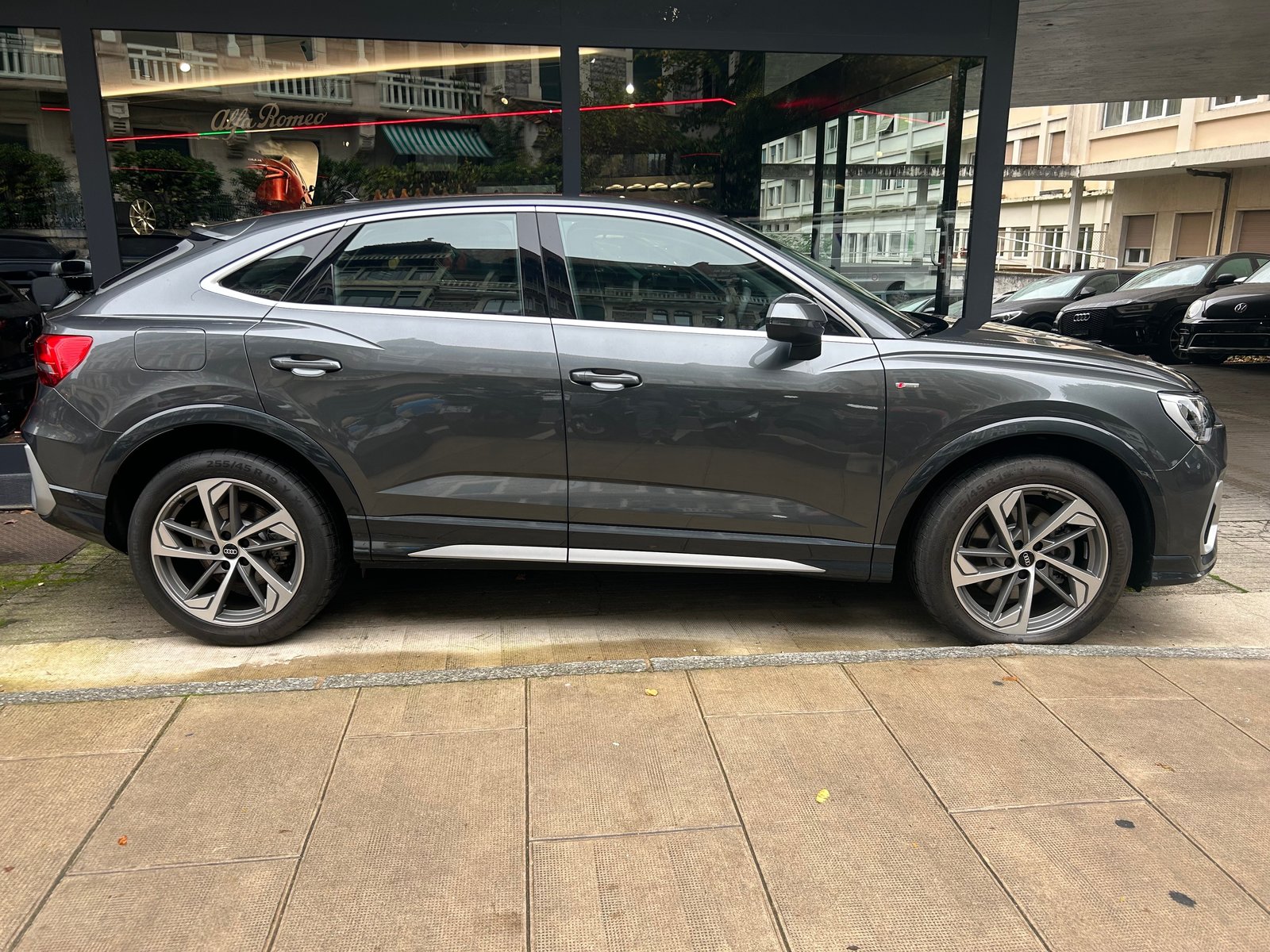 AUDI Q3 SB 40 TFSI S line qu, Essence, Occasion / Utilisé, Automatique - 3