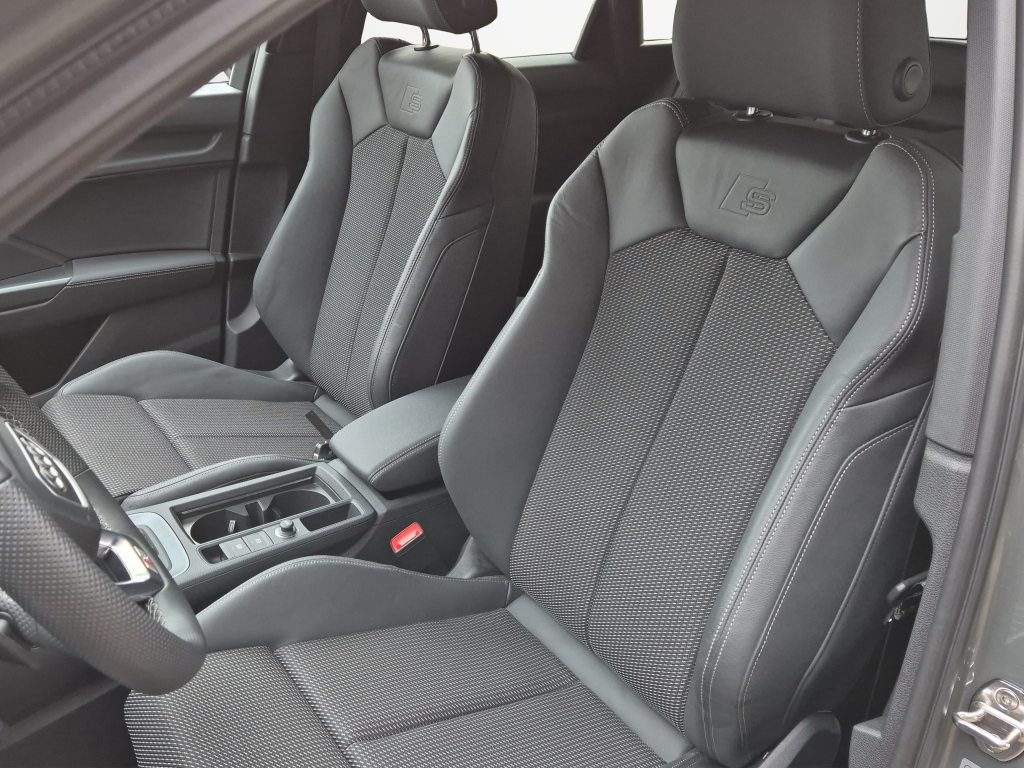AUDI Q3 1.5 35 TFSI Advanced Attraction S-Tronic, Mild-Hybrid Benzin/Elektro, Occasion / Gebraucht, Automatik - 7