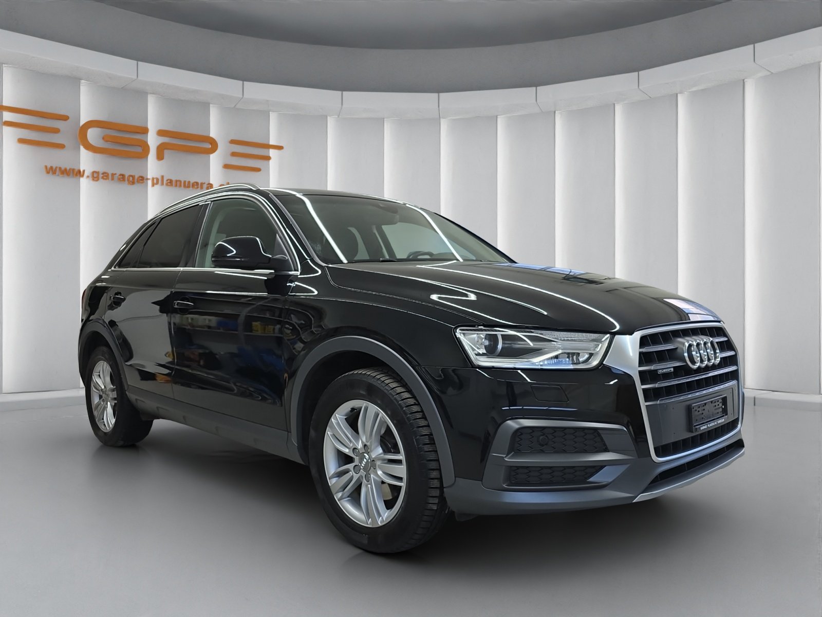 AUDI Q3 2.0 TDI 150 Design quattro, Diesel, Second hand / Used, Manual - 2