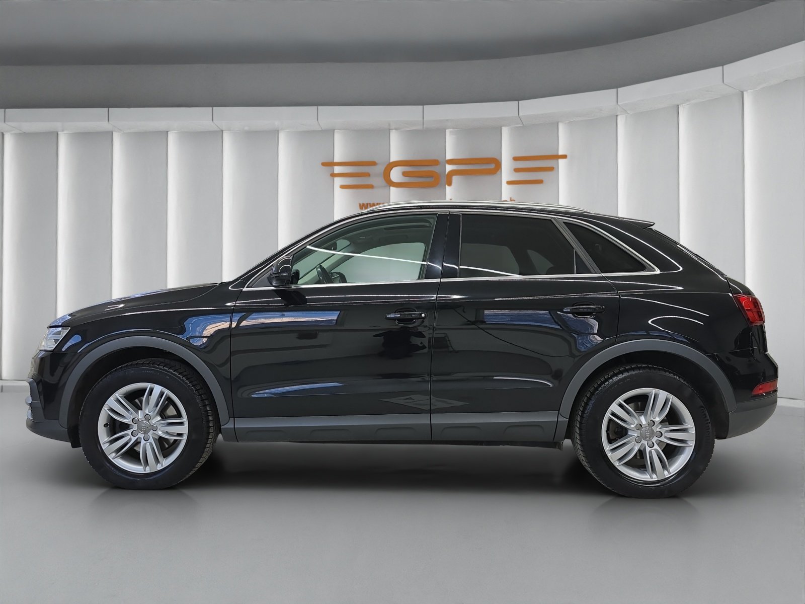 AUDI Q3 2.0 TDI 150 Design quattro, Diesel, Second hand / Used, Manual - 4