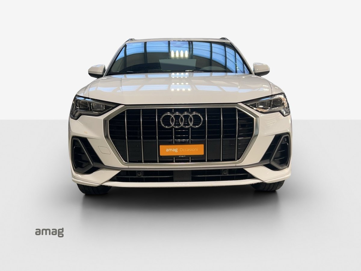 AUDI Q3 35 TFSI S line Attraction S-tronic, Benzin, Occasion / Gebraucht, Automatik - 7