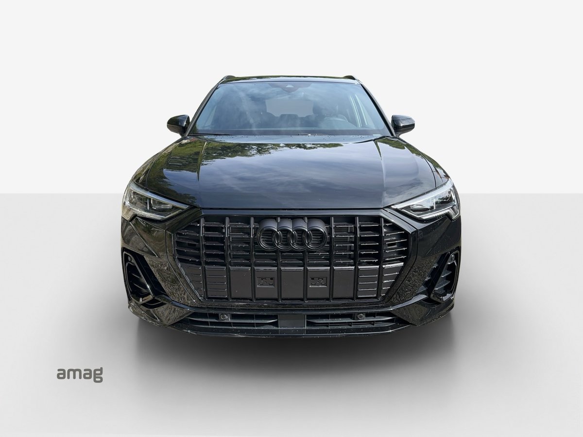 AUDI Q3 35 TFSI S line Attraction S-tronic, Benzin, Occasion / Gebraucht, Automatik - 7