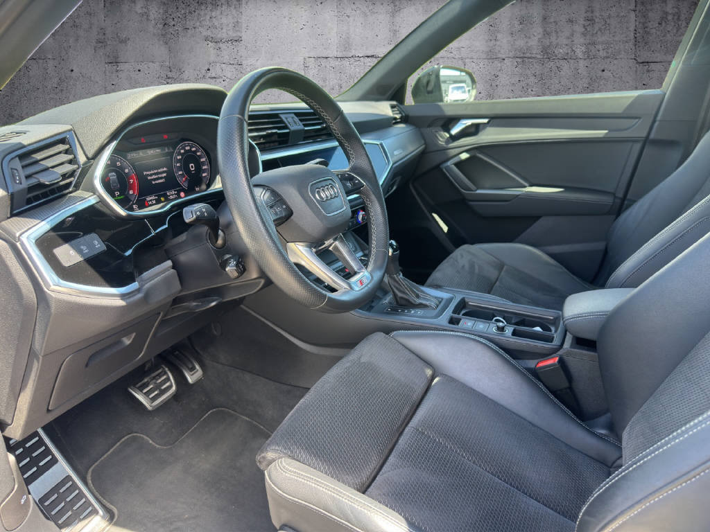 AUDI Q3 1.5 35 TFSI S line S-Tronic, Mild-Hybrid Benzin/Elektro, Occasion / Gebraucht, Automatik - 7