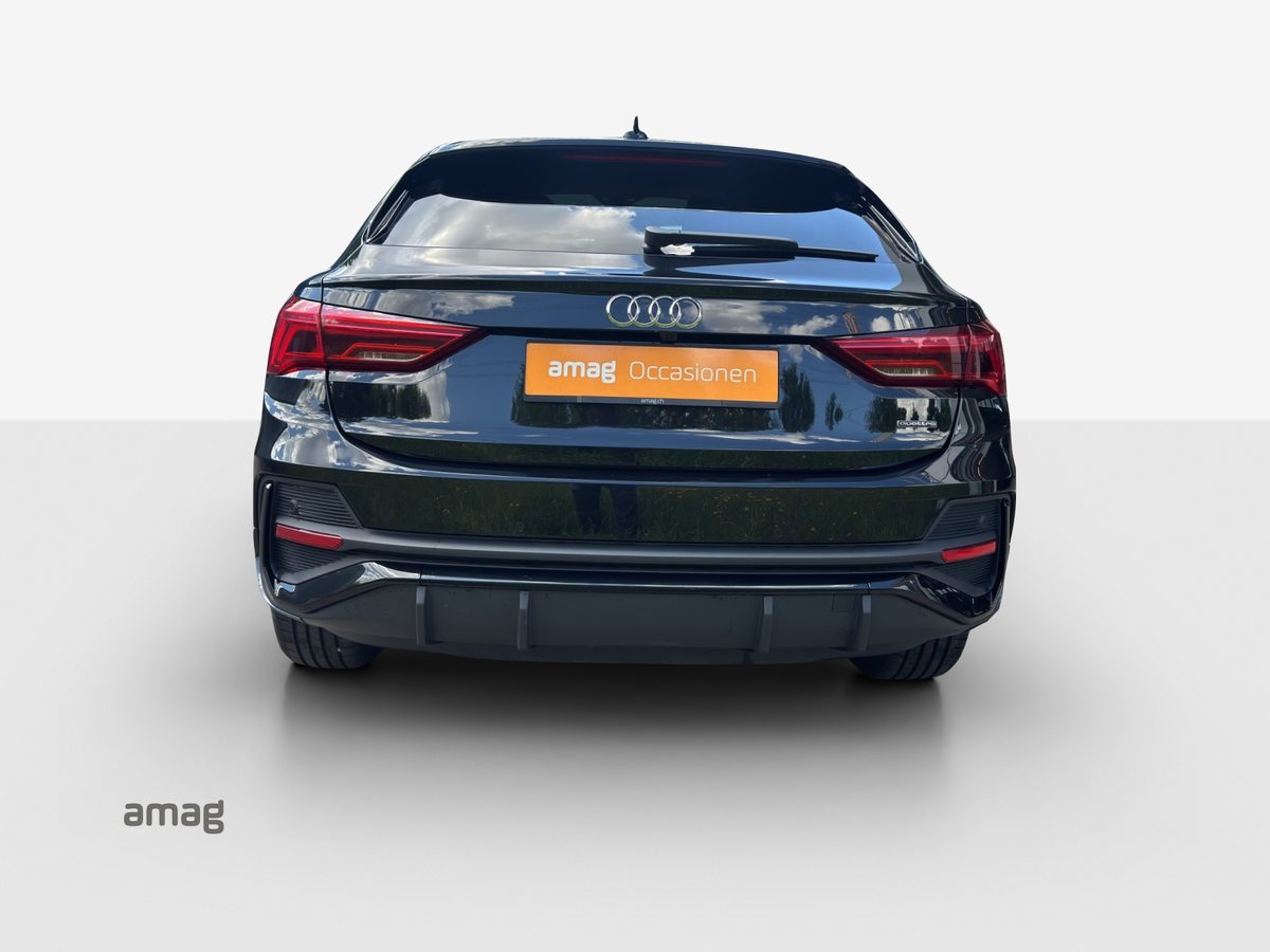AUDI Q3 SB 40 TFSI quattro S tronic, Benzin, Occasion / Gebraucht, Automatik - 4