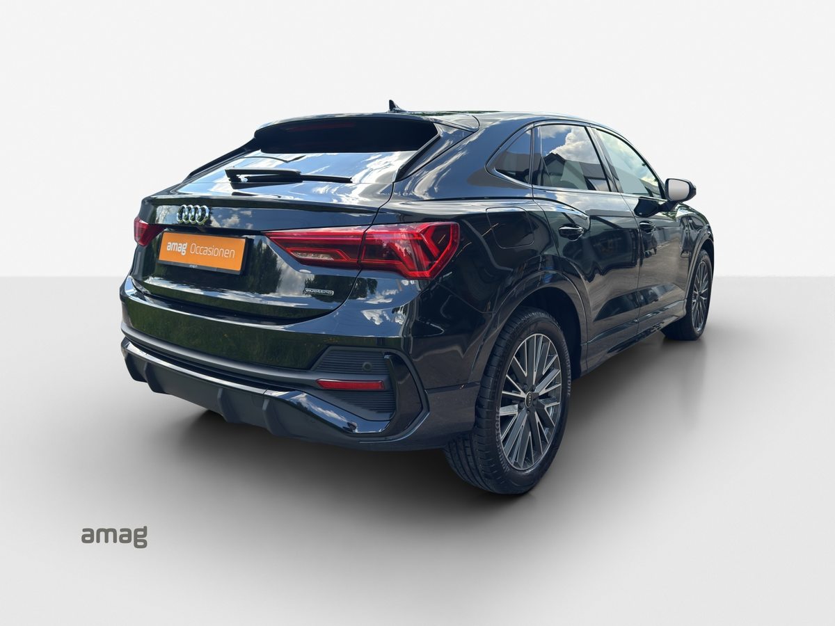 AUDI Q3 SB 40 TFSI quattro S tronic, Benzin, Occasion / Gebraucht, Automatik - 5