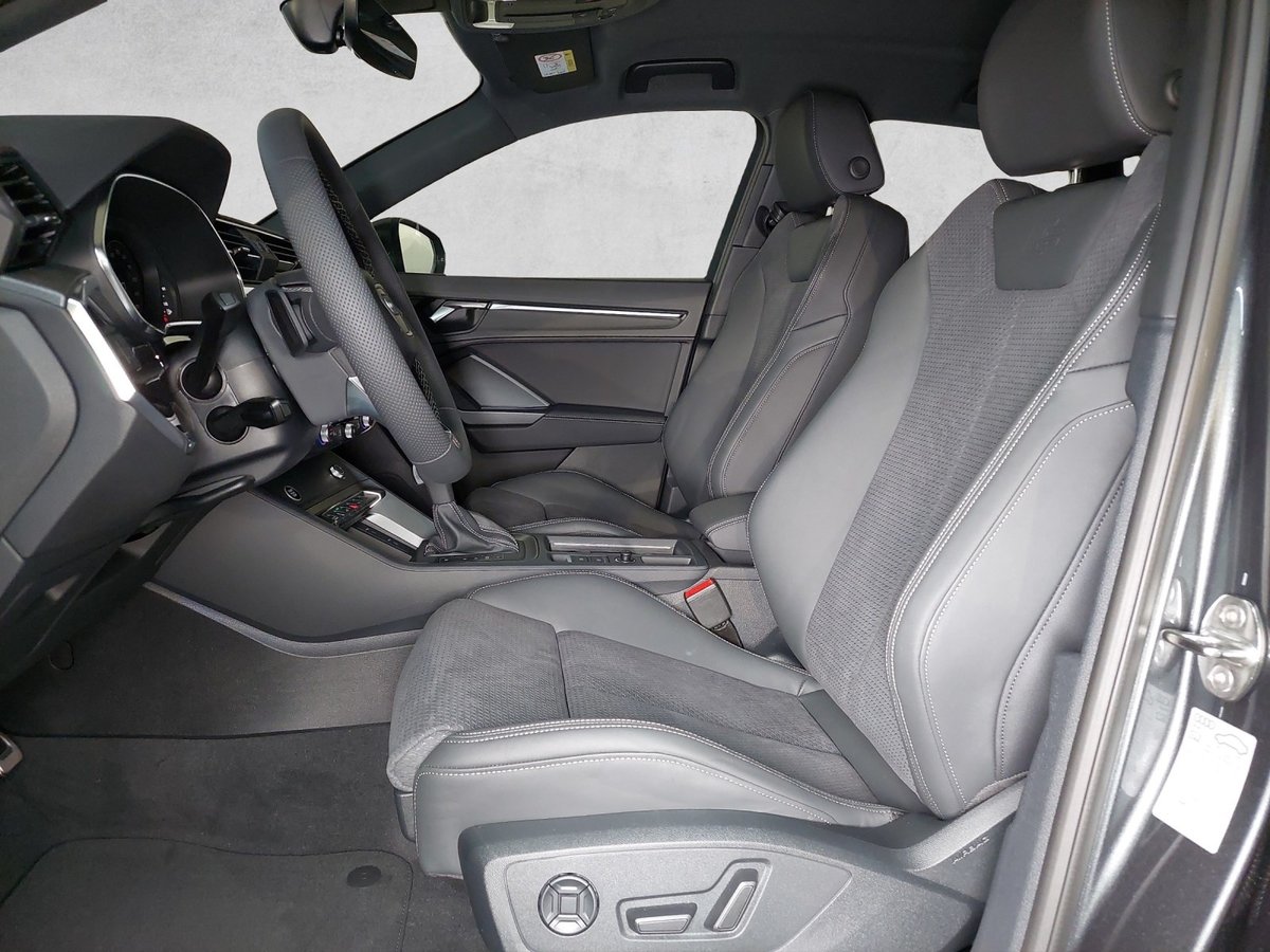 AUDI Q3 45 TFSI e S line S-tronic, Plug-in-Hybrid Petrol/Electric, Second hand / Used, Automatic - 6