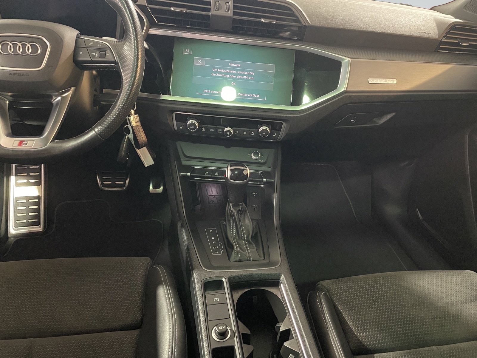 AUDI Q3 35 TDI S line Attraction quattro S-tronic, Diesel, Occasion / Gebraucht, Automatik - 7