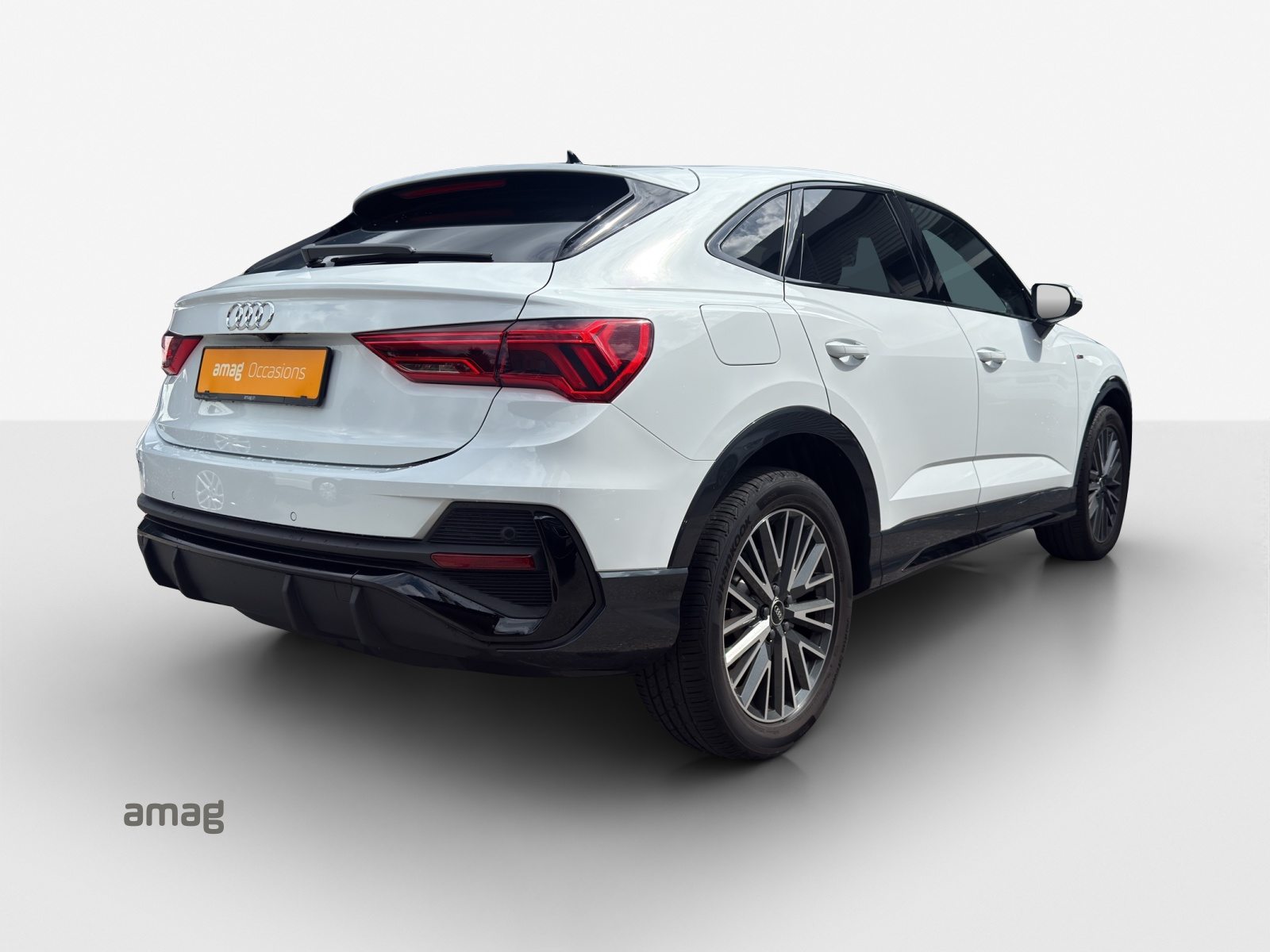 AUDI Q3 Sportback 35 TFSI S line Attraction, Petrol, Second hand / Used, Automatic - 5