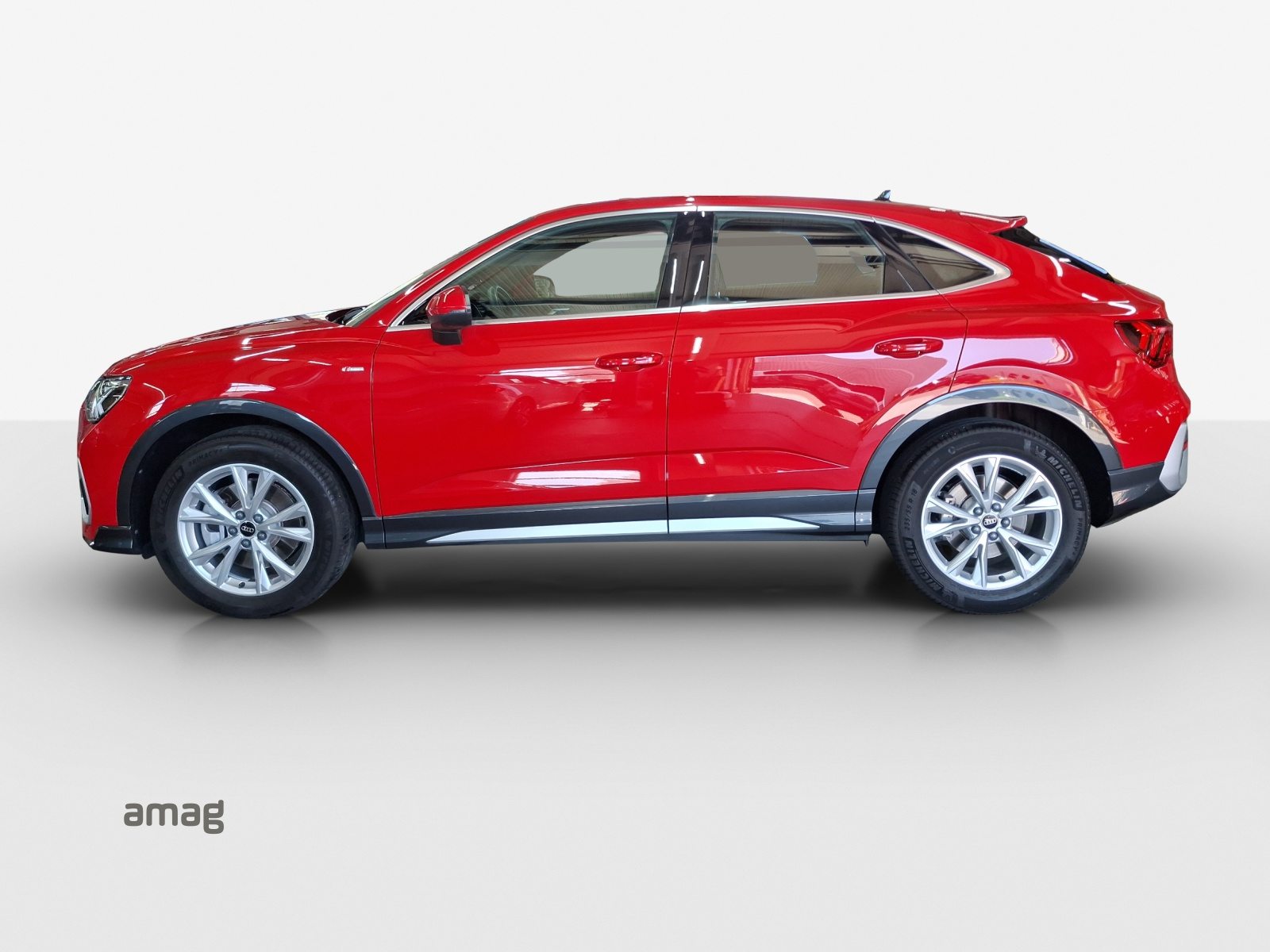 AUDI Q3 Sportback 40 TFSI S line, Petrol, Second hand / Used, Automatic - 2