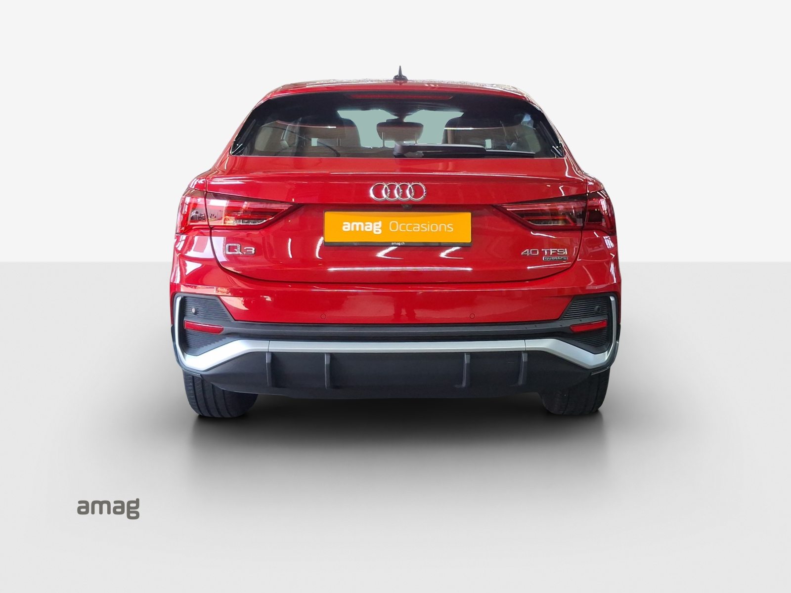 AUDI Q3 Sportback 40 TFSI S line, Petrol, Second hand / Used, Automatic - 4