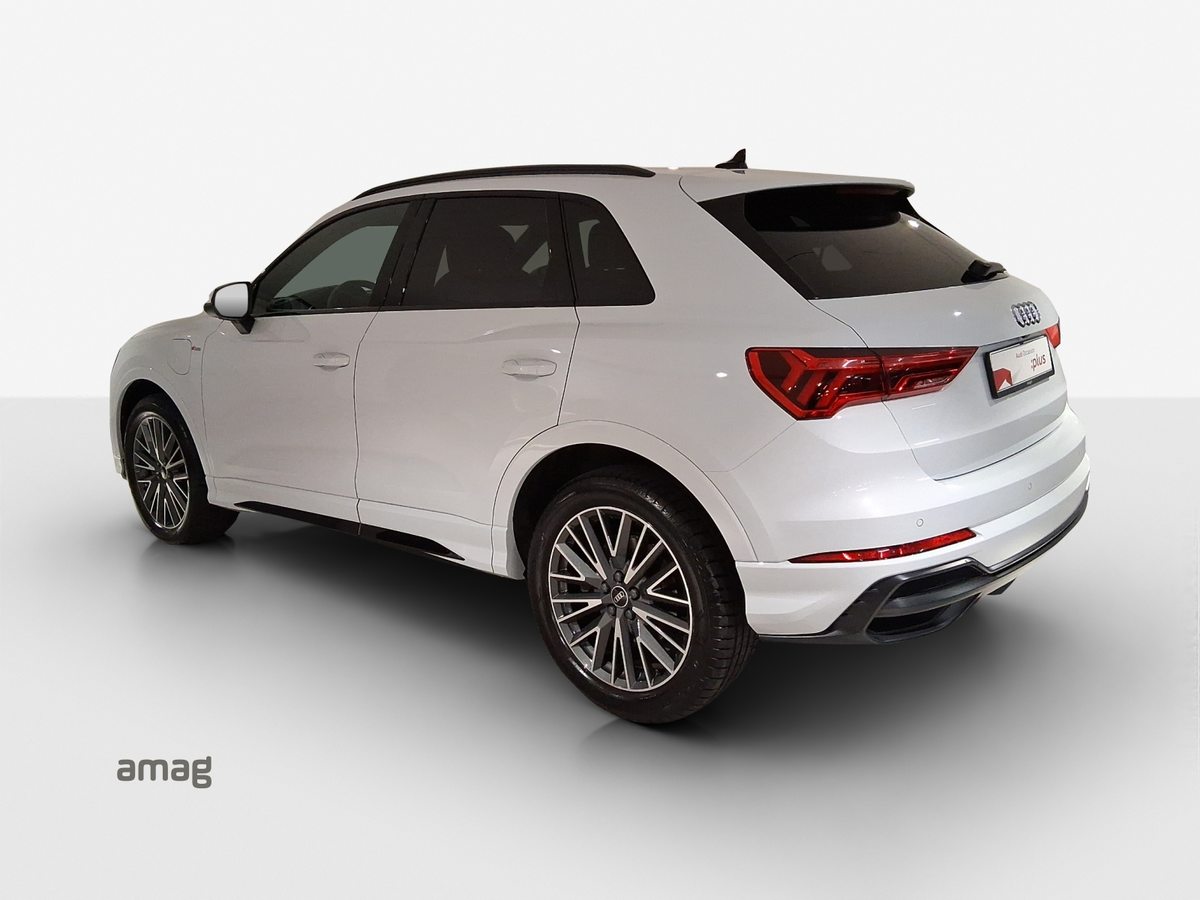 AUDI Q3 45 TFSI e S line Attraction, Voll-Hybrid Benzin/Elektro, Occasion / Gebraucht, Automatik - 3