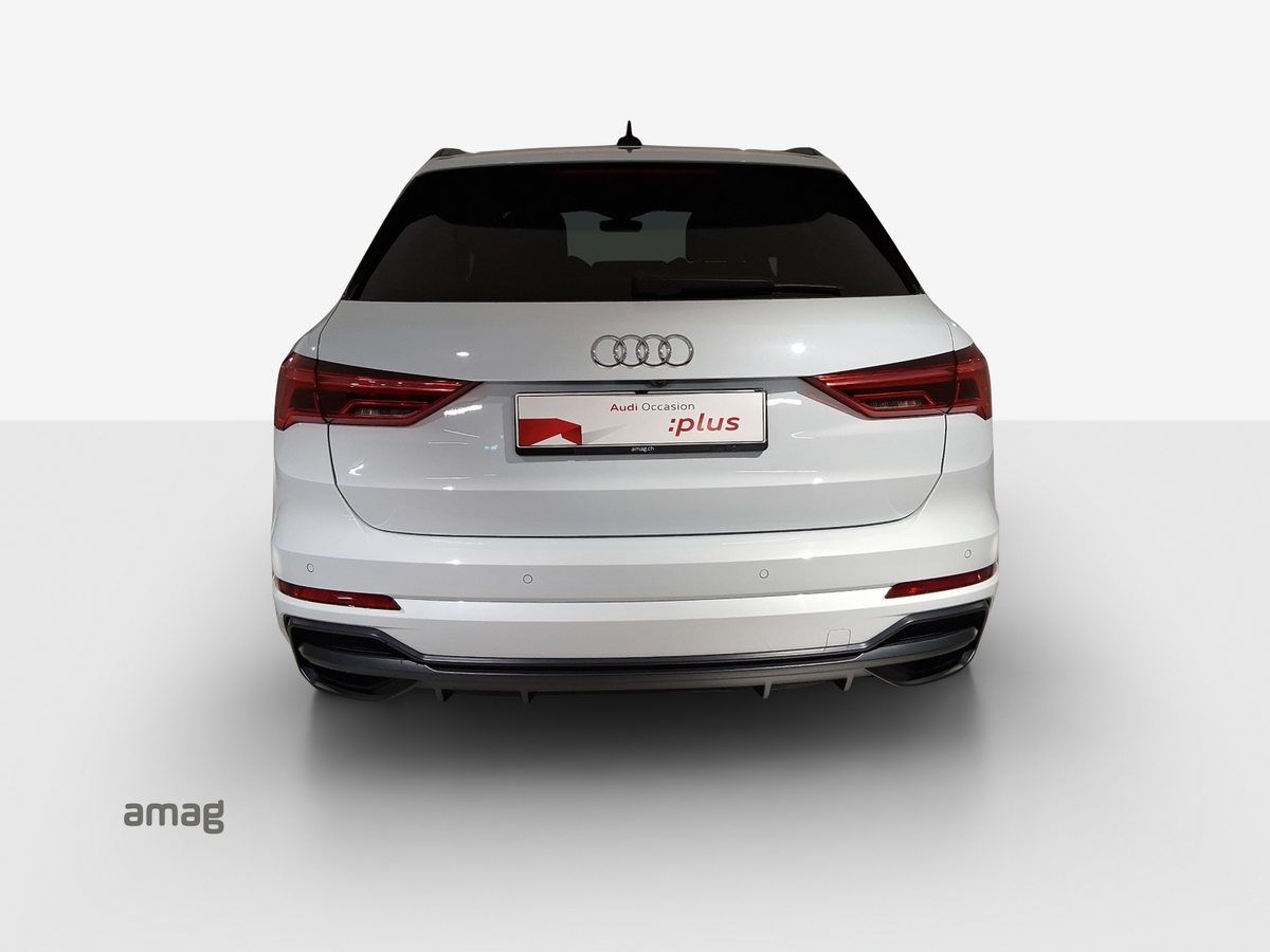 AUDI Q3 45 TFSI e S line Attraction, Voll-Hybrid Benzin/Elektro, Occasion / Gebraucht, Automatik - 5