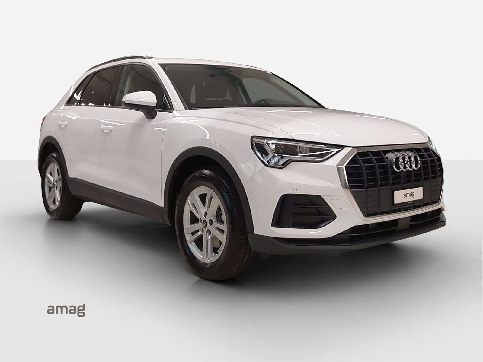 AUDI Q3 35 TFSI Attraction, Petrol, Second hand / Used, Automatic - 6