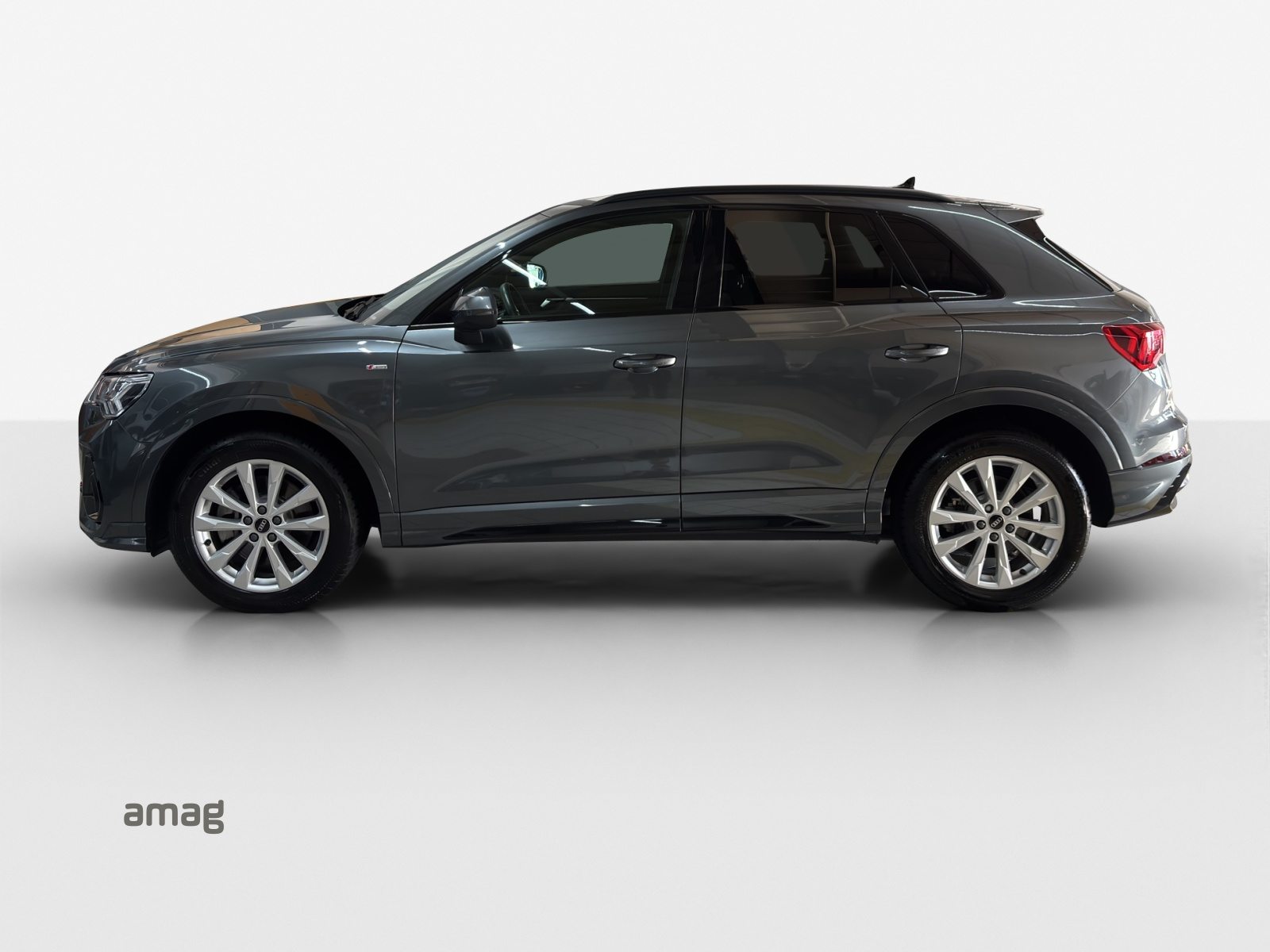 AUDI Q3 40 TFSI S line, Essence, Occasion / Utilisé, Automatique - 2