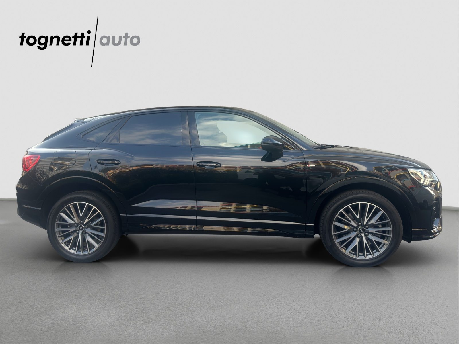 AUDI Q3 Sportback 45 TFSI e S line Attraction, Hybride Intégral Essence/Électricité, Occasion / Utilisé, Automatique - 3