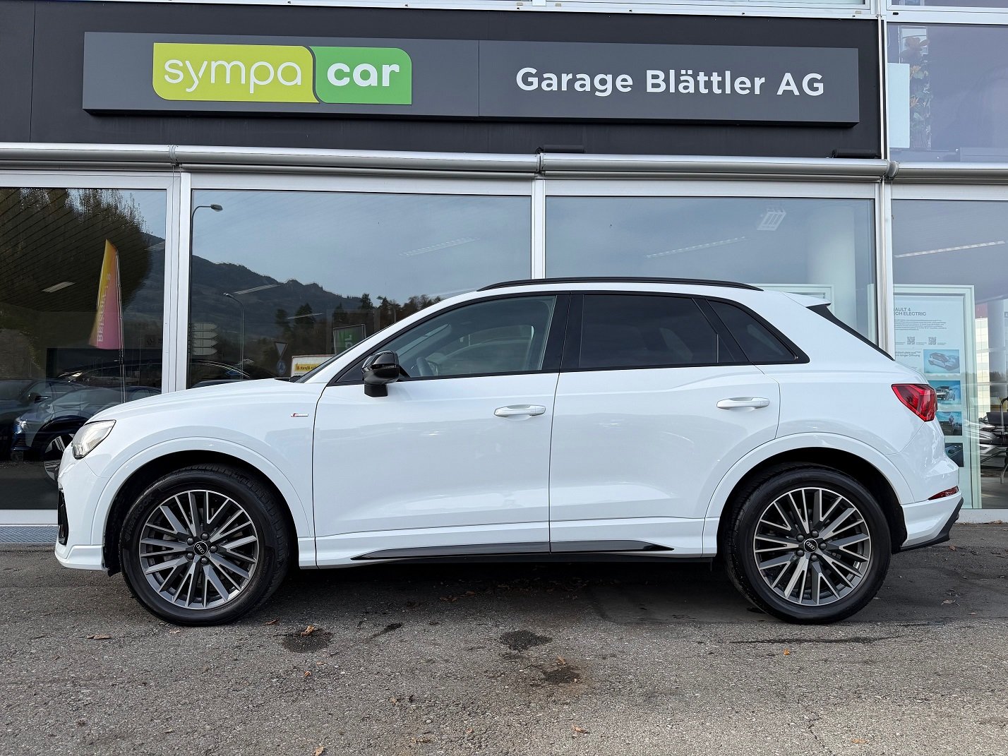 AUDI Q3 2.0 40 TFSI S line quattro S-Tronic, Essence, Occasion / Utilisé, Automatique - 3