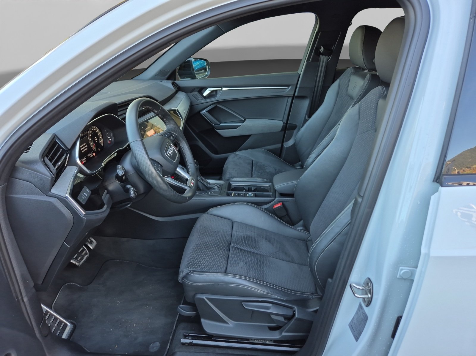 AUDI Q3 2.0 40 TFSI S line quattro S-Tronic, Essence, Occasion / Utilisé, Automatique - 7