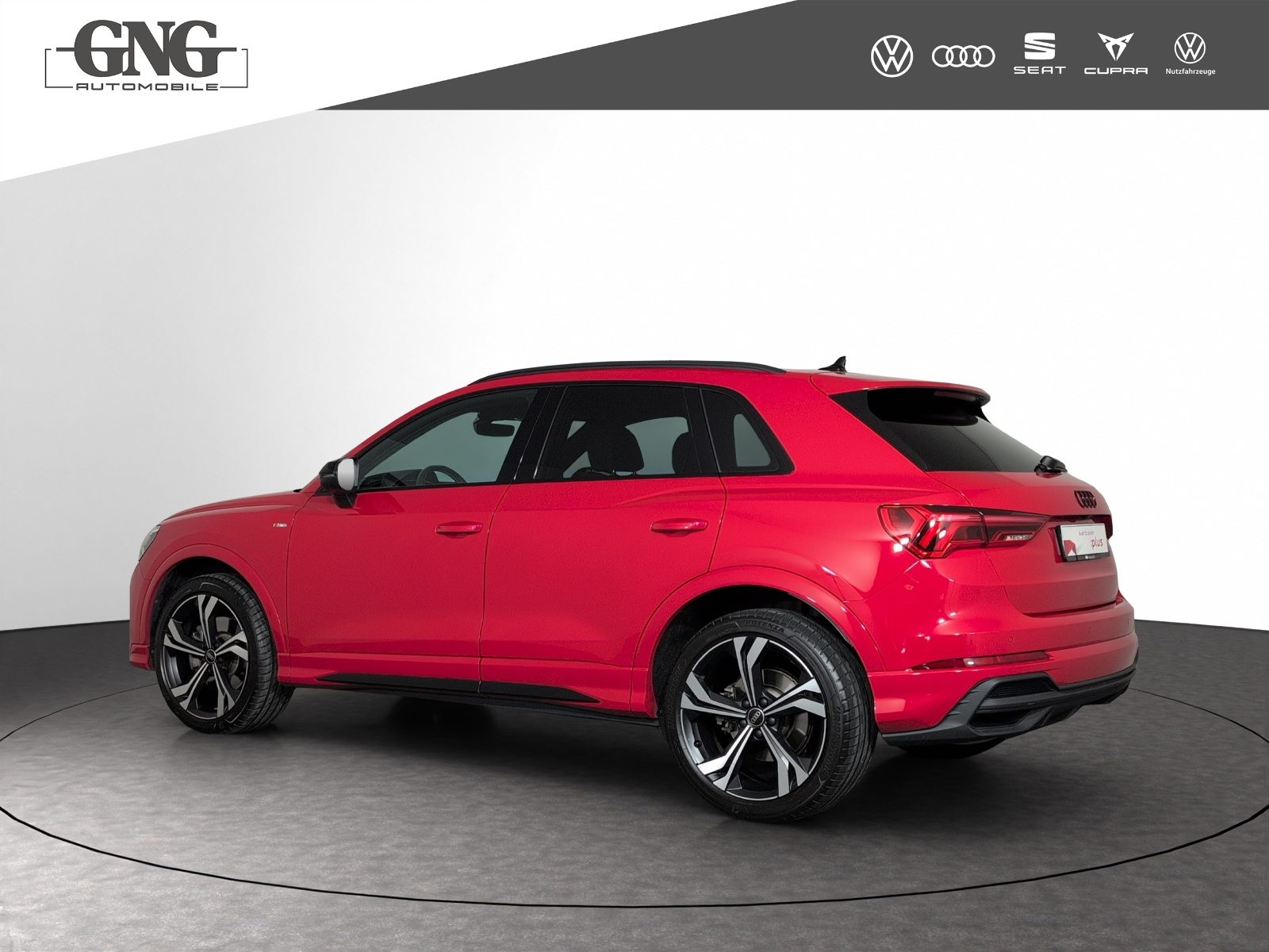 AUDI Q3 40 TFSI S line, Petrol, Second hand / Used, Automatic - 2