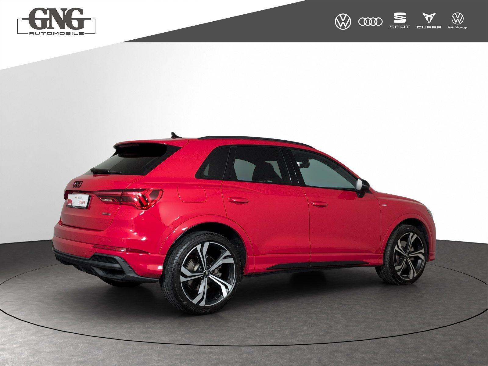 AUDI Q3 40 TFSI S line, Petrol, Second hand / Used, Automatic - 3