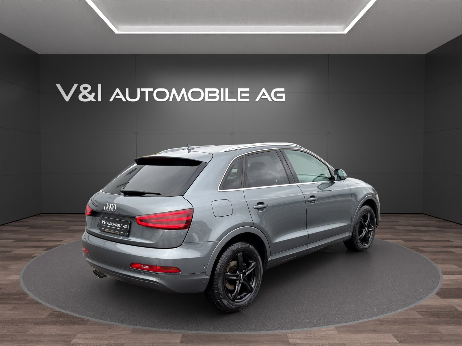 AUDI Q3 2.0 TFSI quattro S-tronic, Benzin, Occasion / Gebraucht, Automatik - 4