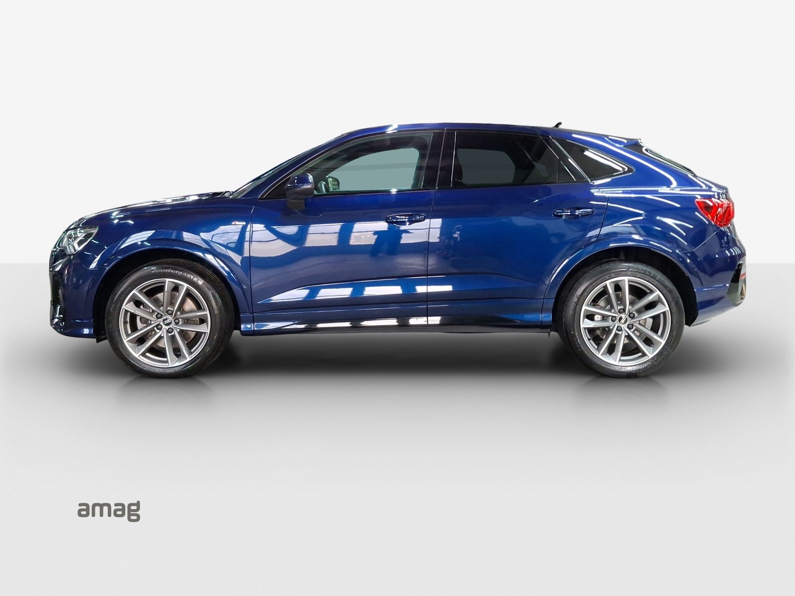 AUDI Q3 Sportback 40 TFSI S line, Petrol, Second hand / Used, Automatic - 2