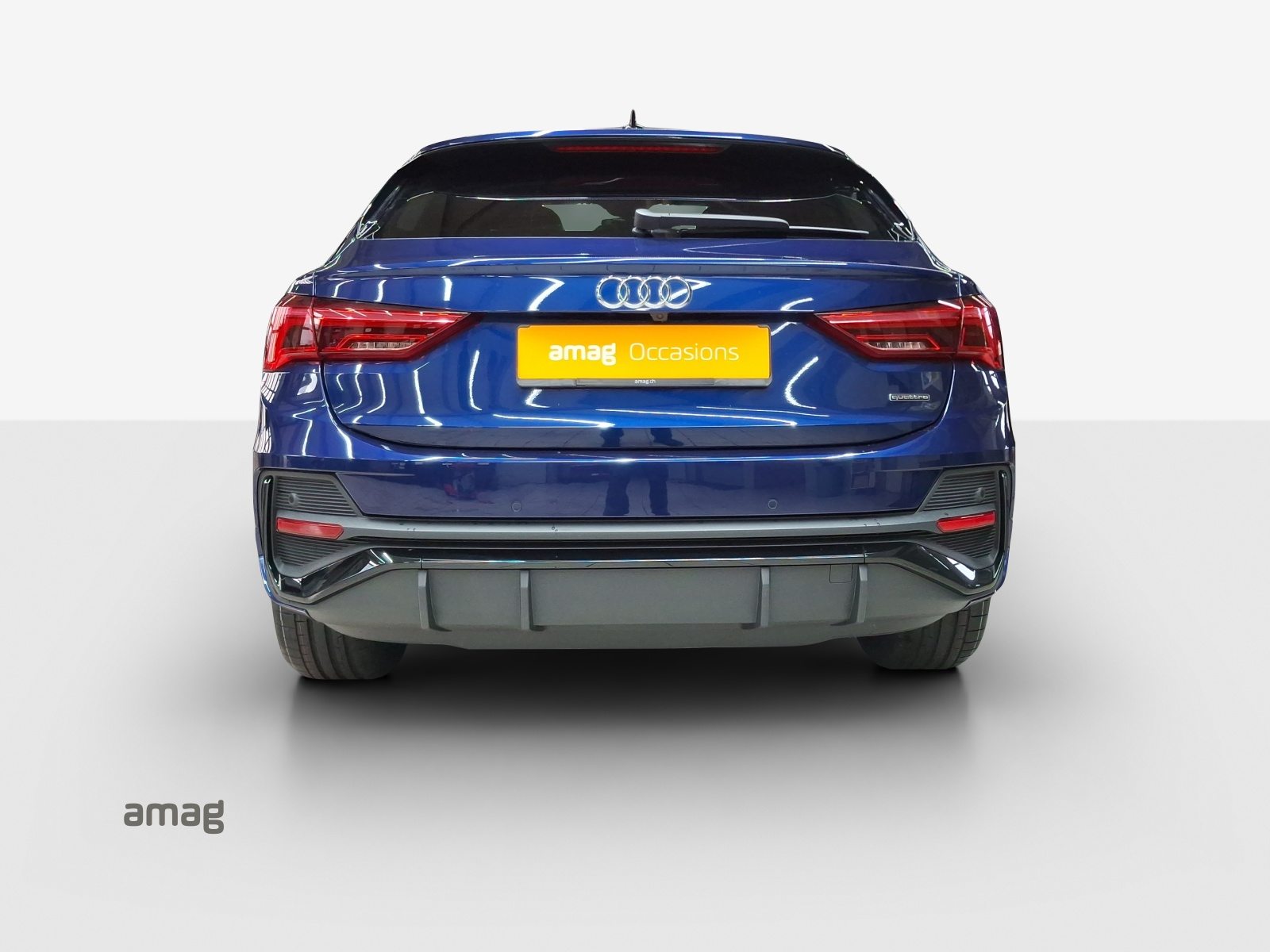 AUDI Q3 Sportback 40 TFSI S line, Petrol, Second hand / Used, Automatic - 4
