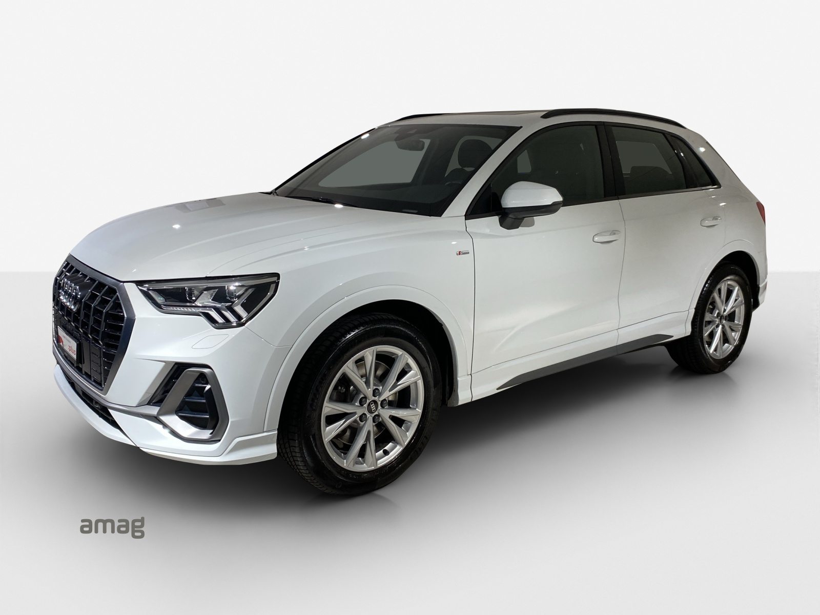 AUDI Q3 40 TDI S line Attraction