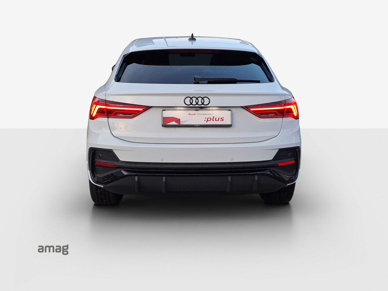 AUDI Q3 Sportback 35 TFSI S line Attraction, Petrol, Second hand / Used, Automatic - 4