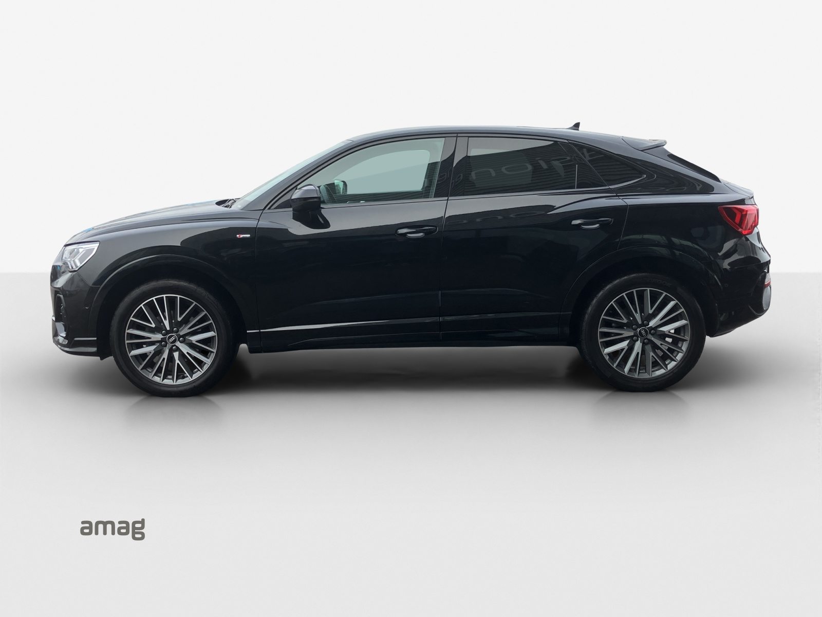 AUDI Q3 Sportback 35 TFSI S line Attraction, Benzin, Occasion / Gebraucht, Automatik - 2