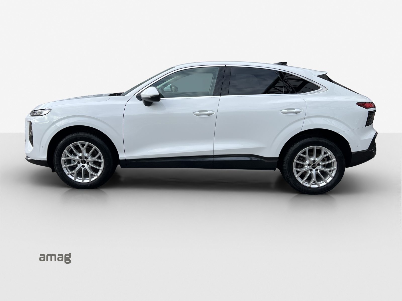 AUDI Q3 SB TFSI 110 kW, Benzin, Occasion / Gebraucht, Automatik - 2