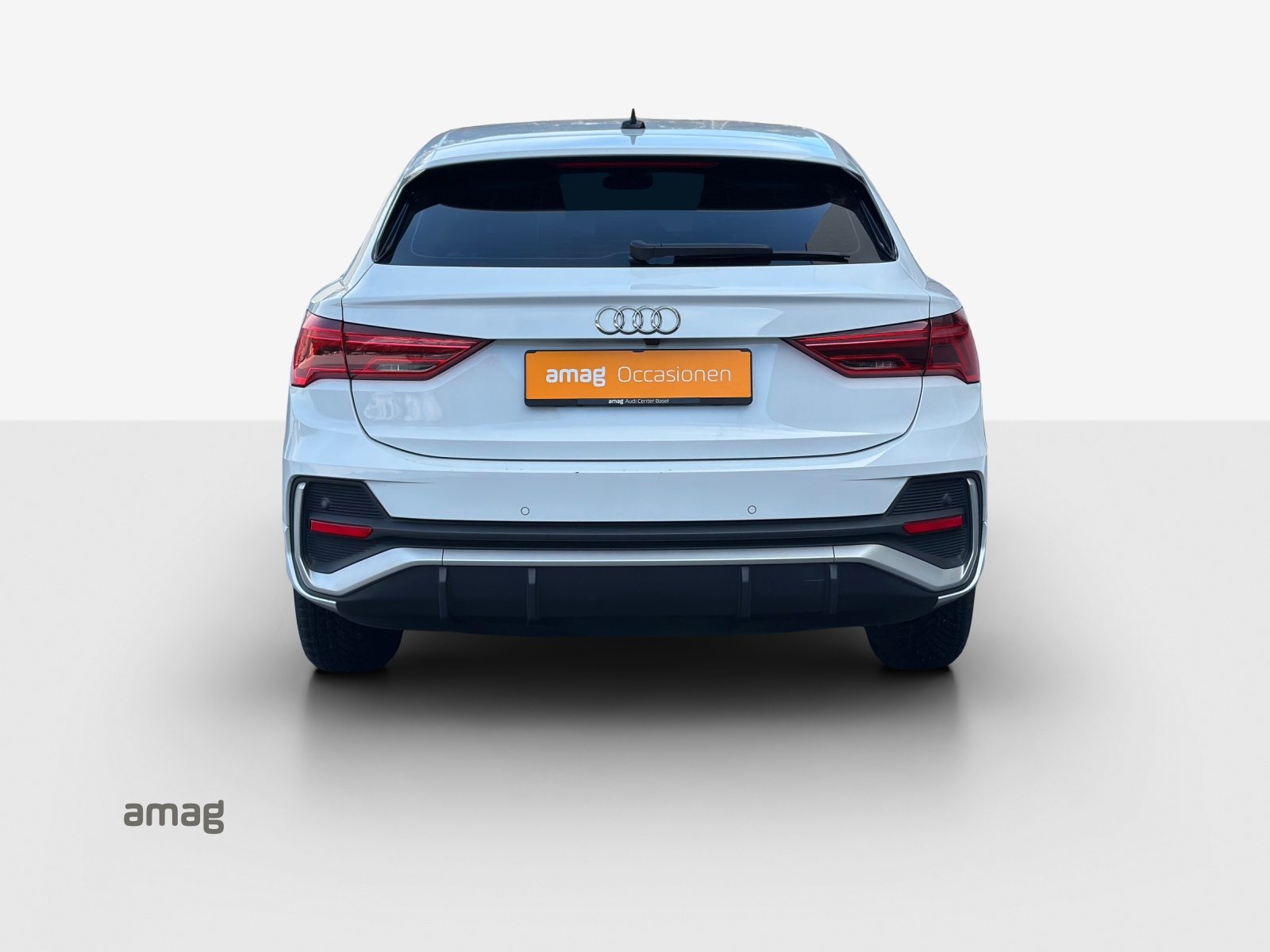 AUDI Q3 Sportback 35 TFSI S line Attraction, Petrol, Second hand / Used, Automatic - 4