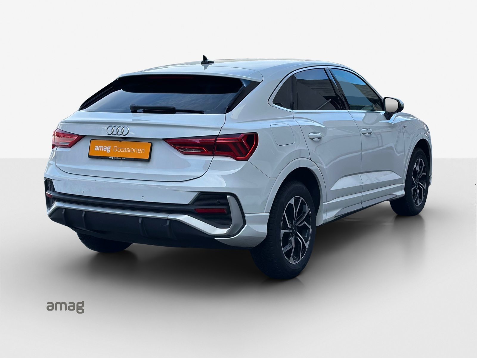 AUDI Q3 Sportback 35 TFSI S line Attraction, Petrol, Second hand / Used, Automatic - 5