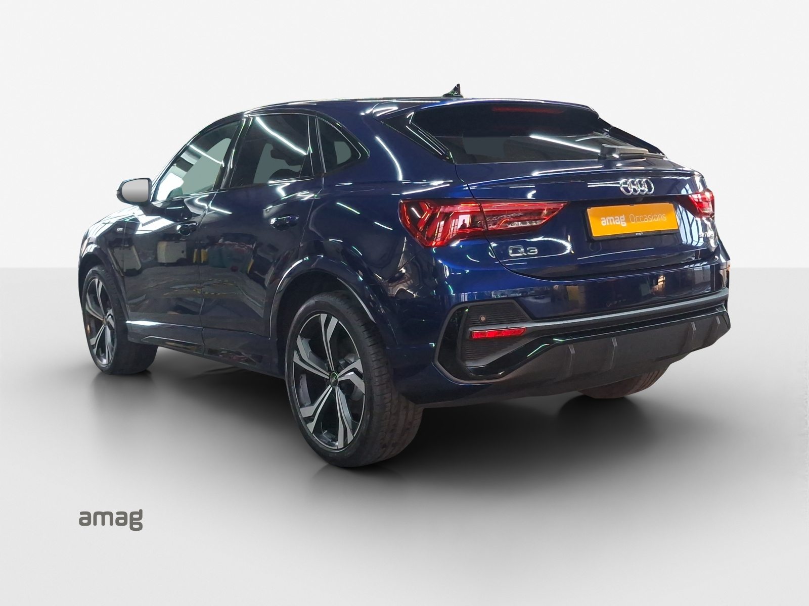 AUDI Q3 Sportback 35 TFSI S line Attraction, Petrol, Second hand / Used, Automatic - 3