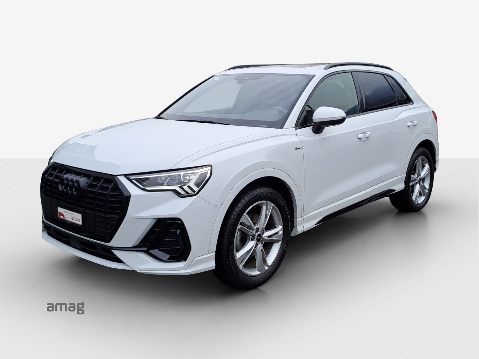 AUDI Q3 35 TFSI S line Attraction