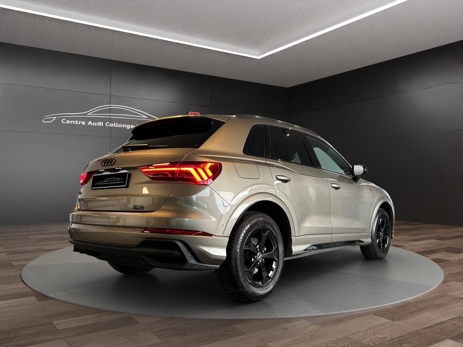 AUDI Q3 35 TFSI S line Attraction, Petrol, Second hand / Used, Automatic - 6