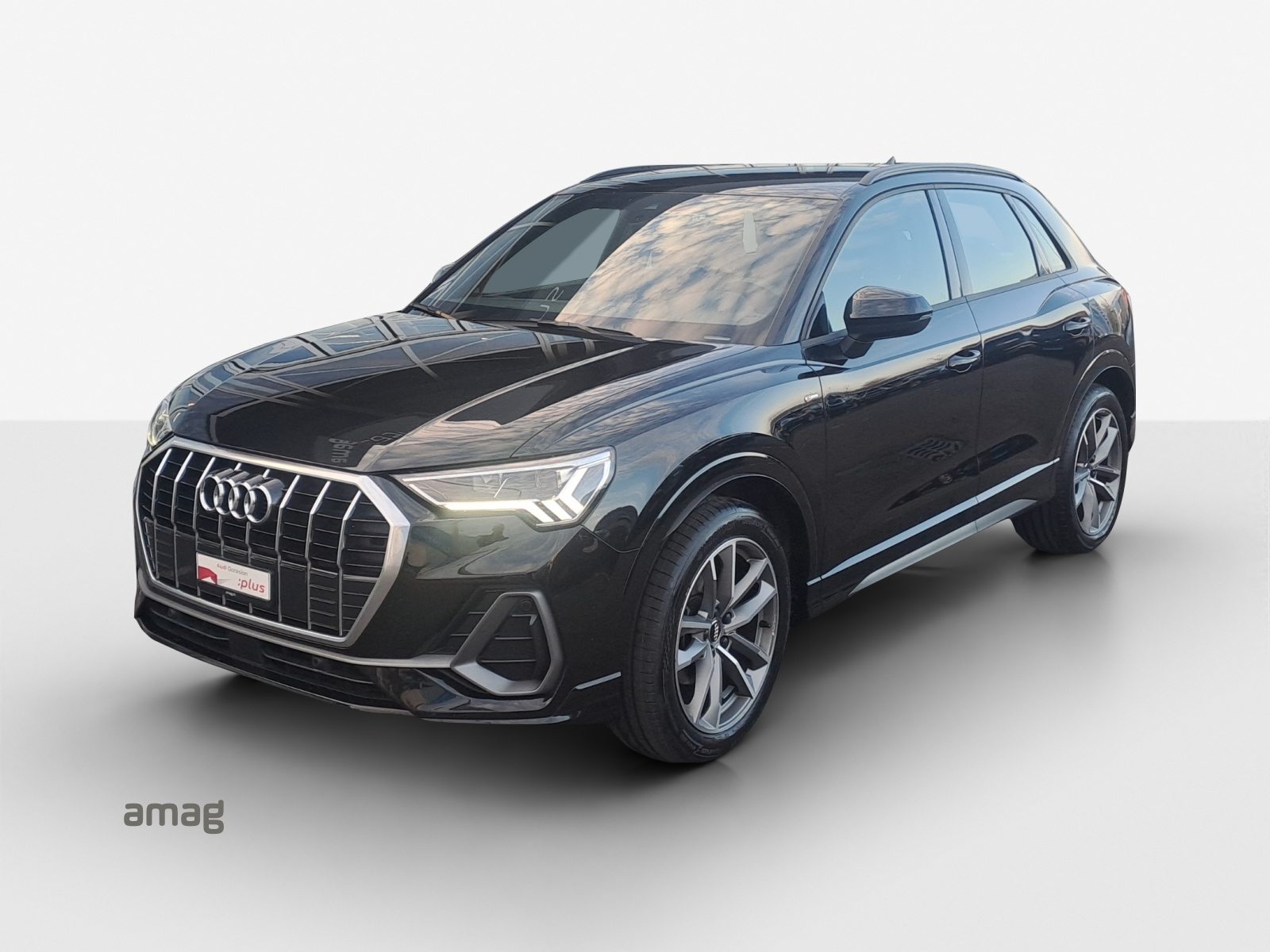 AUDI Q3 35 TFSI S line