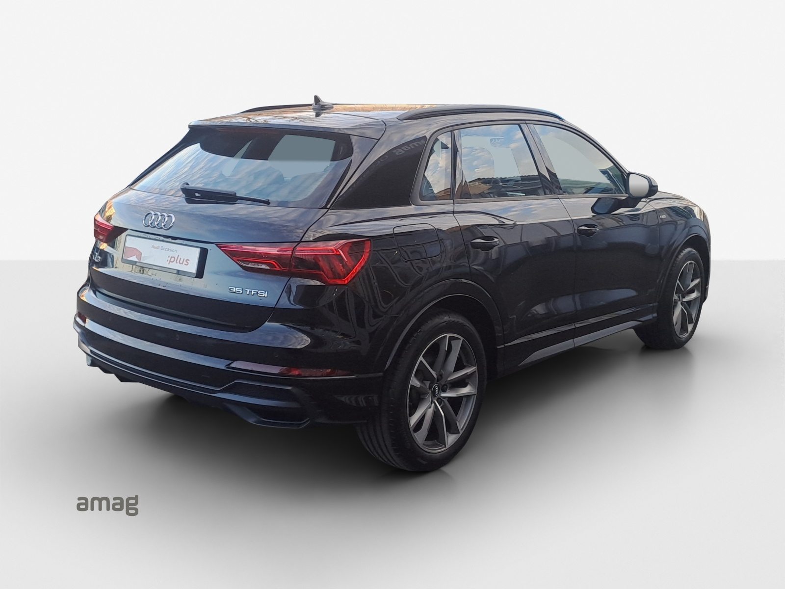 AUDI Q3 35 TFSI S line, Petrol, Second hand / Used, Automatic - 5