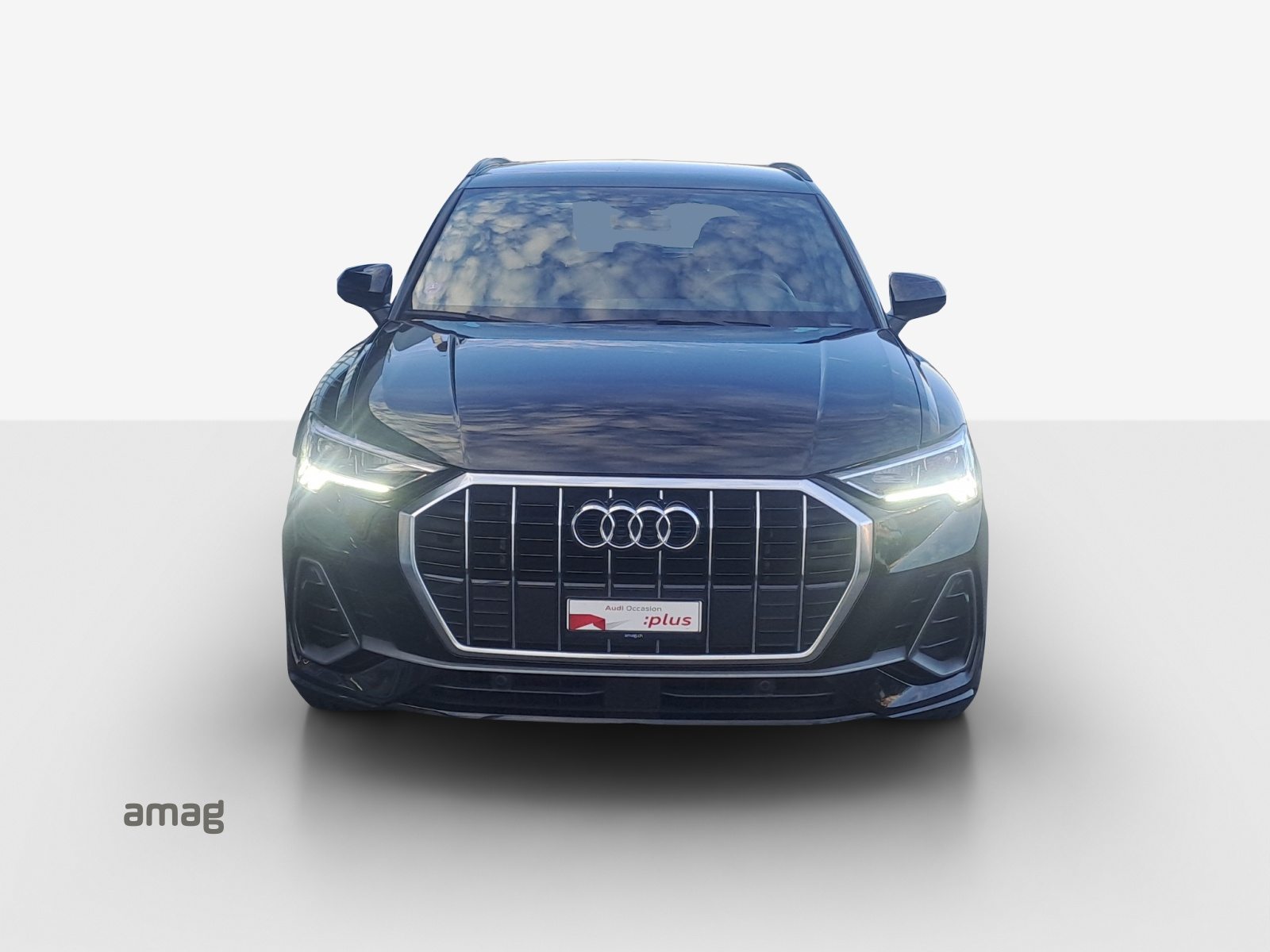 AUDI Q3 35 TFSI S line, Petrol, Second hand / Used, Automatic - 7