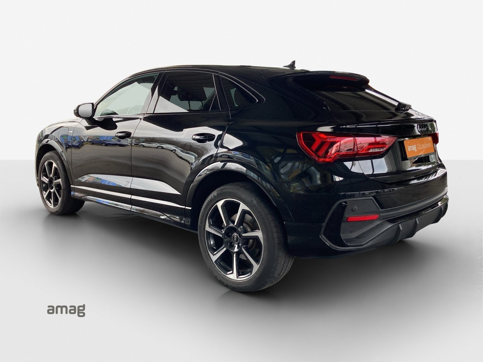 AUDI Q3 Sportback 45 TFSI e S line Attraction, Full-Hybrid Petrol/Electric, Second hand / Used, Automatic - 3
