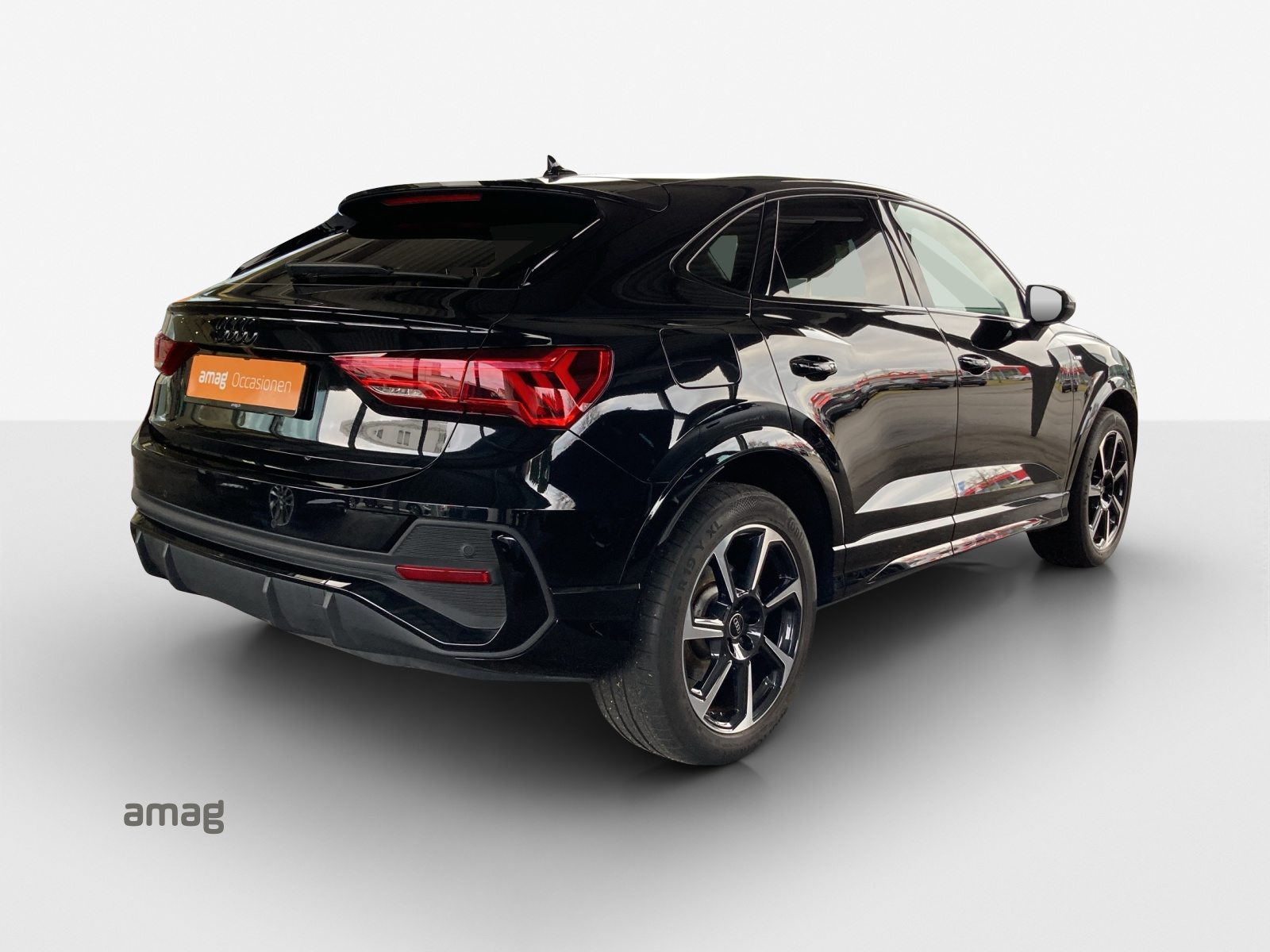 AUDI Q3 Sportback 45 TFSI e S line Attraction, Full-Hybrid Petrol/Electric, Second hand / Used, Automatic - 5