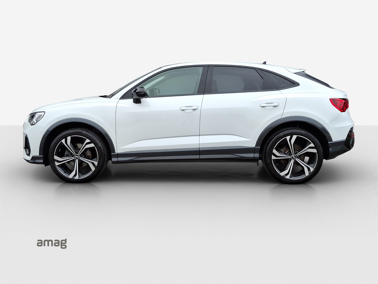 AUDI Q3 Sportback 35 TFSI S line Attraction, Benzin, Occasion / Gebraucht, Automatik - 2